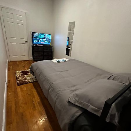 Appartamento Cozy Townhouse In Harlem New York Esterno foto